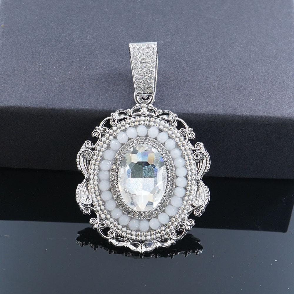 

Vintage Court Style Oval Pendant Necklace Ladies Elegant, Full Diamond Cuban Chain Heavy Industry Collarbone Chain