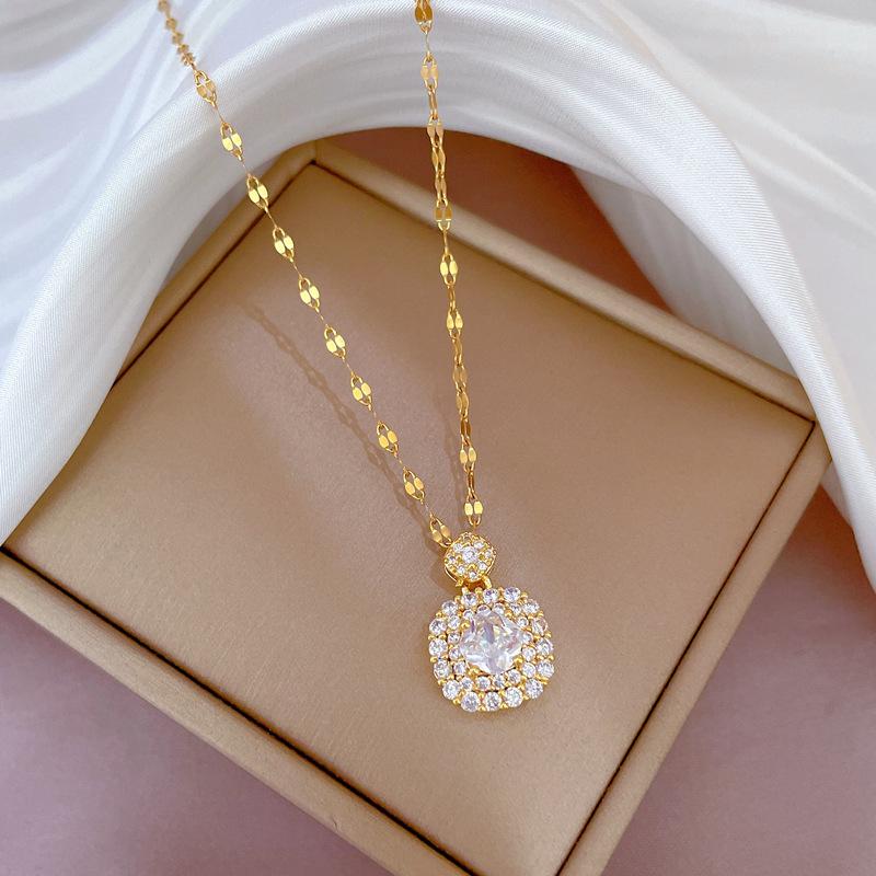 

Light Luxury Style Geometric Temperament Micro-Diamond Necklace Women S Exquisite Wind Collarbone Chain With Jewelry