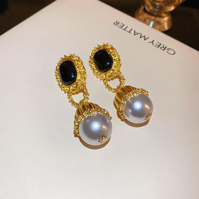 Vintage Silver Pearl Stud Earrings - Elegant Light Luxury Court Style