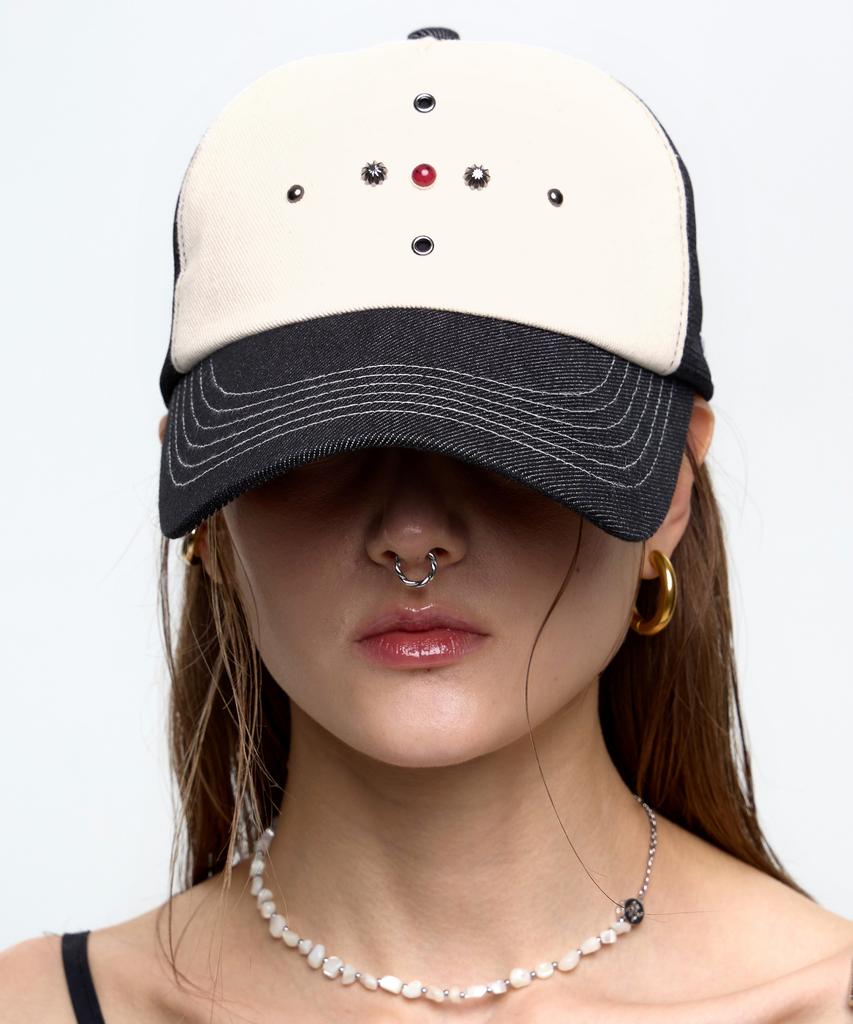 Aleseueseussi Western Rivet Mesh Cap - Black/Ivory