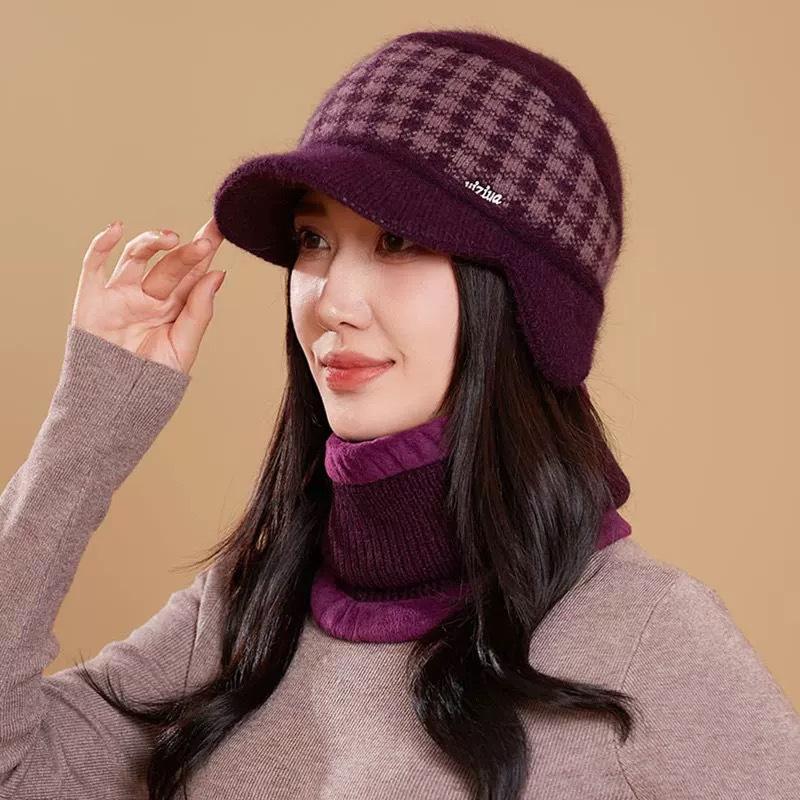 Hat Women's autumn and winter warm and windproof knitted hat Ear protector Plush thickened wool hat