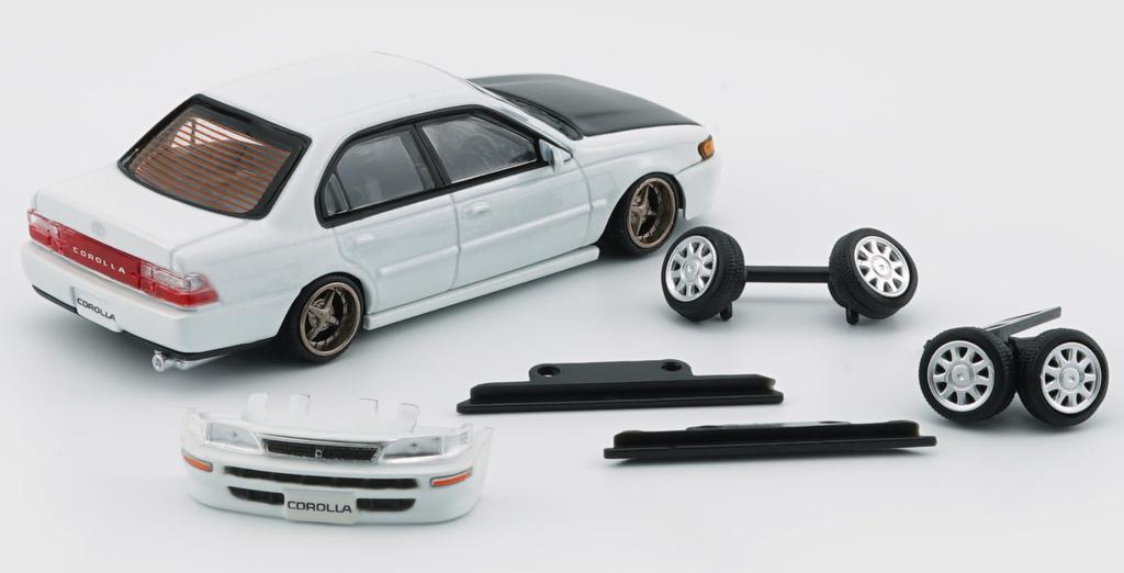 BM CREATIONS Scale Toyota Corolla 1996 AE100 Pearl Fiber Hood RHD Finished Model 1/64 White/Carbon