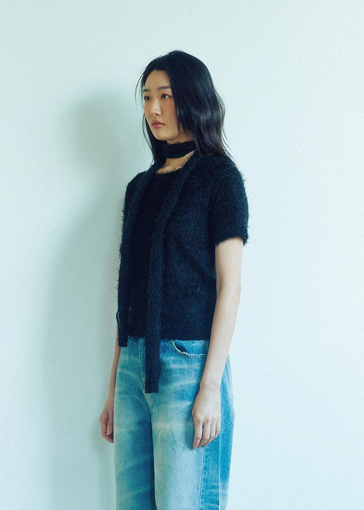 KOOKEESEE Hairy Fabric Round Neck Top (Black)