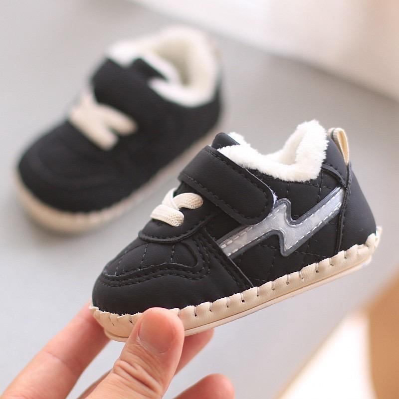 Winter One-year-old Boys and Girls Baby Walking Shoes Soft Soles 6-12 Months Infants and Young Children Shoes Warm Cotton Shoes Fall