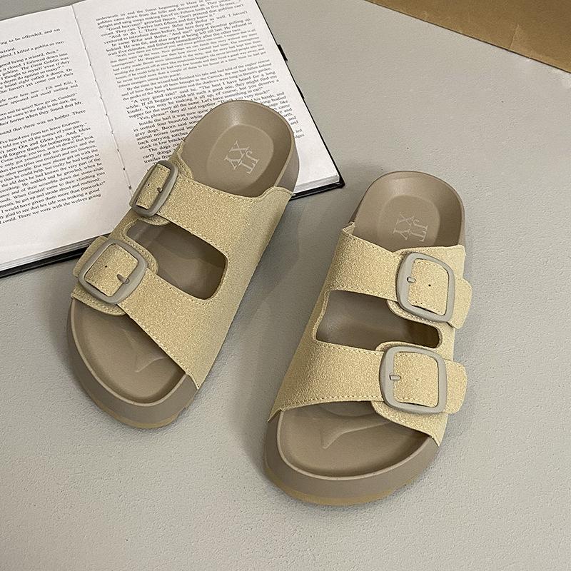 Thick-bottomed retro slippers women's 2025 summer new outer wear fashionable and versatile one-word beach vacation sandals