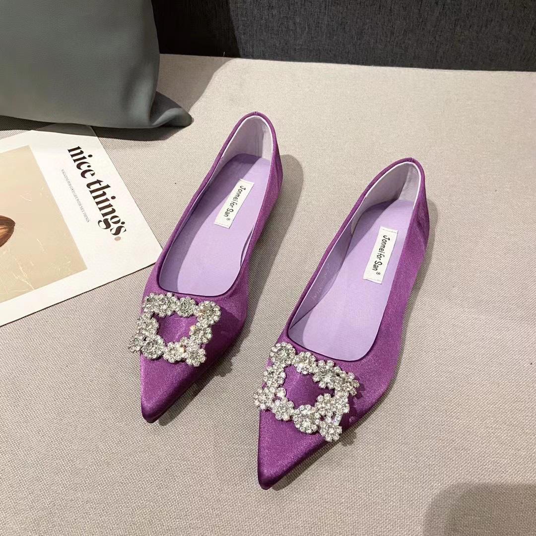 

2025 new four-season shoes women s spring and autumn French shallow mouth soft-soled women s shoes rhinestone square buckle temperament pointed flat 39