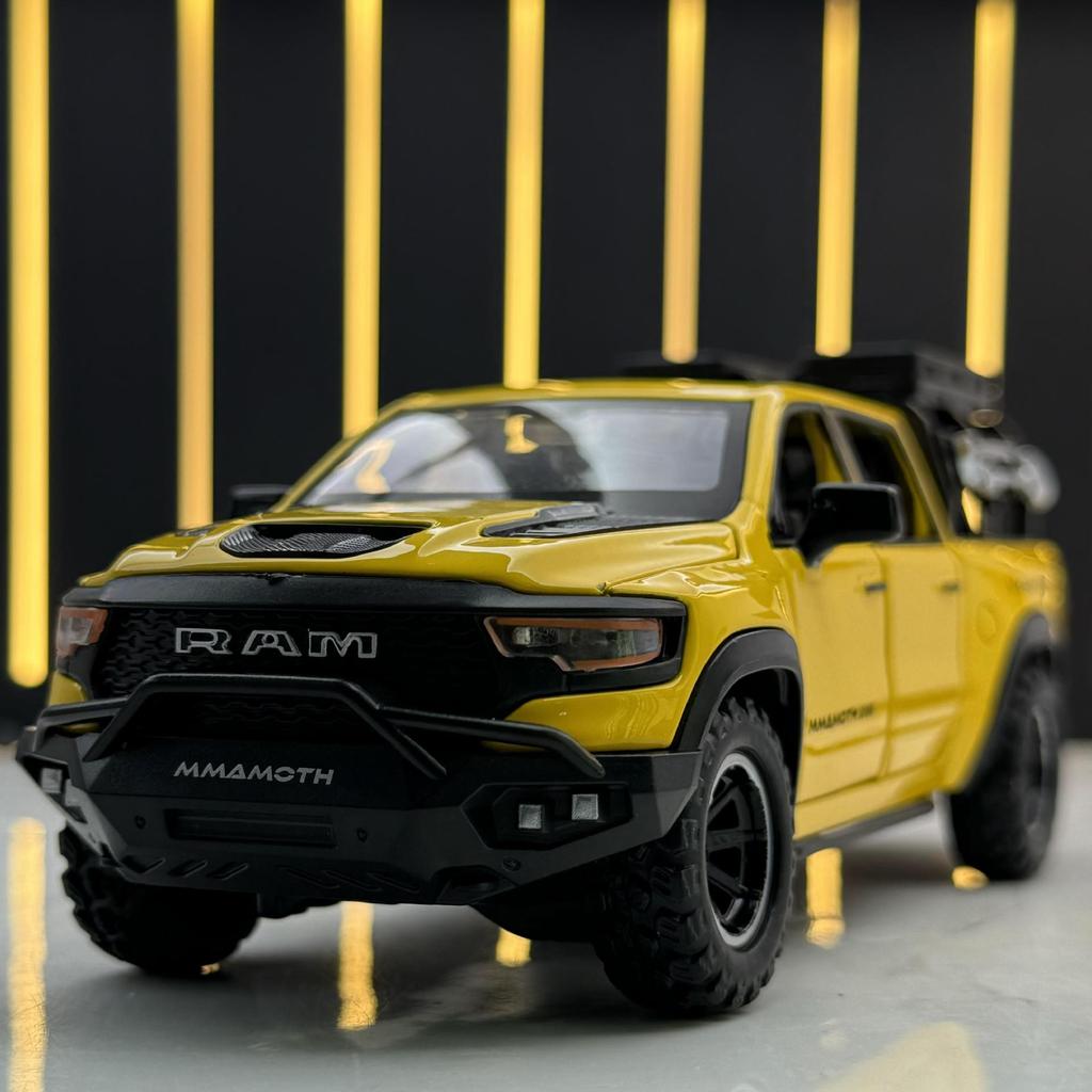 1:32 RAM MAMMOTH Pickup Off Road Vehicle Miniature Diecast Metal Model Car Toy Pull Back Sound & Light Collectibles Gifts