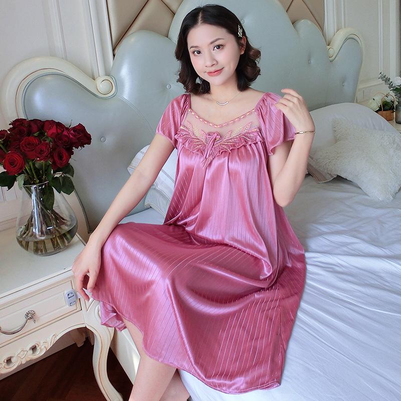 Plus Size Floral Lace Ice Silk Nightgown with Short Sleeves