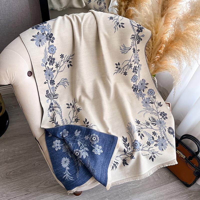 Autumn And Winter Elegant Floral Scarf for Ladies - Soft Faux Cashmere, Warm And Comfortable Magnolia Flower Fringed Shawl, Breathable And Windproof