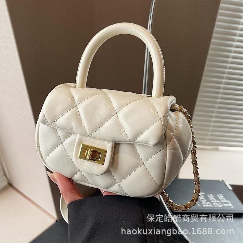 Women's bag 2025 new messenger bag spring and summer small square bag niche design high sense women's shoulder portable diamond bag