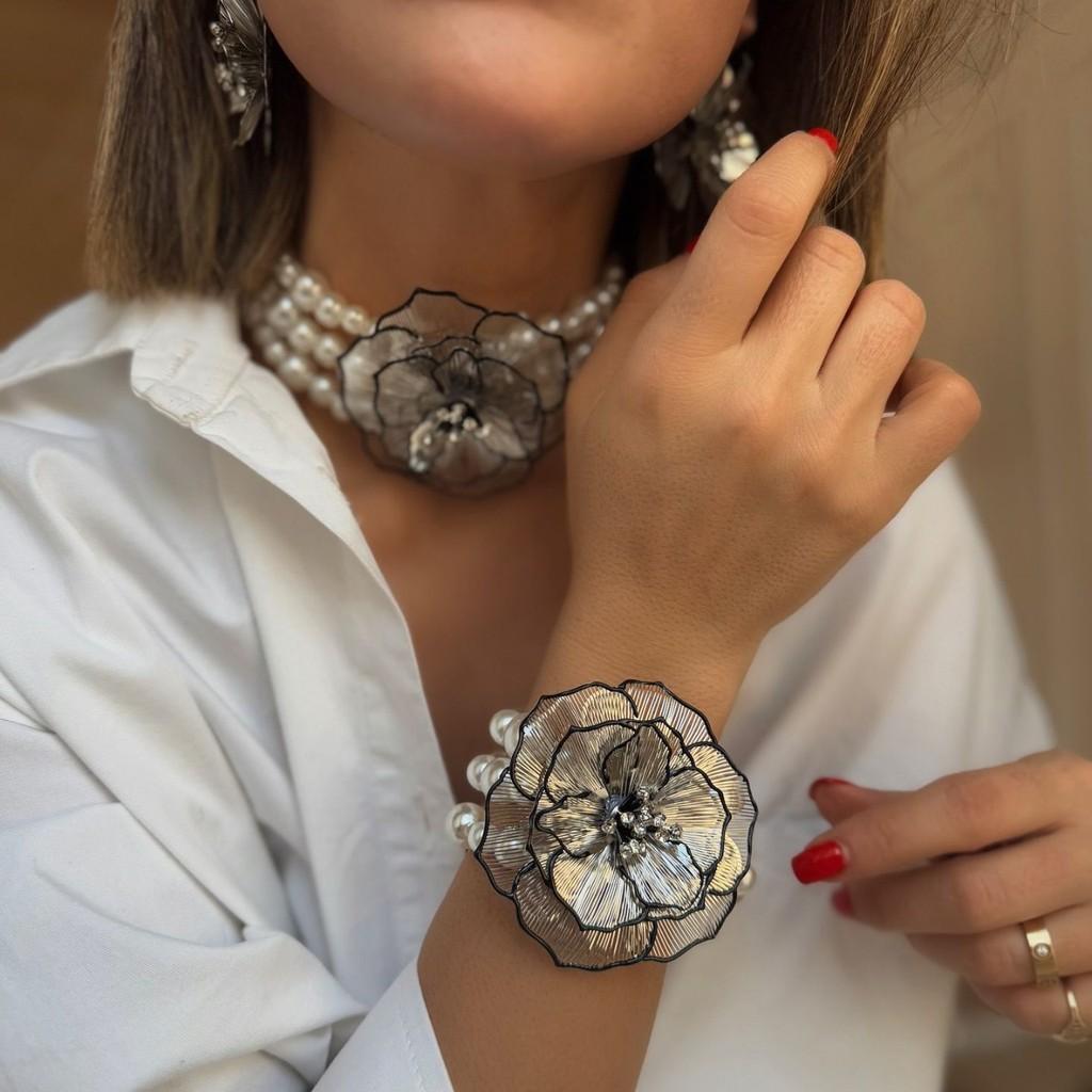 Cross Necklace With Pearl Chain And Floral Design For Womens Fashion Accessories