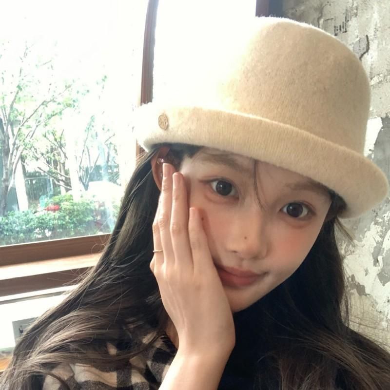 Womens Wool Blend Floppy Brim Hat Vintage Hepburn Style Beret Cap Elegant Face-Framing Wide