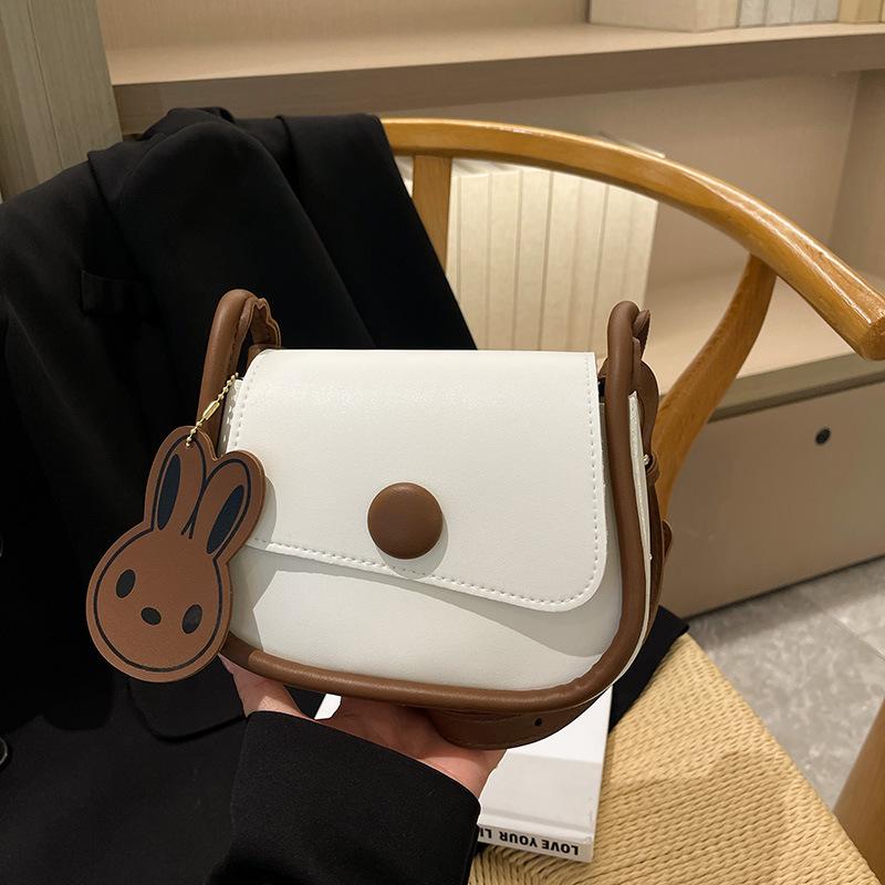 

Корейская версия популярной сумки женская 2025 новая трендовая модная простая маленькая квадратная сумка персонализированный ins нишевый дизайн сумка-мессенджер белый