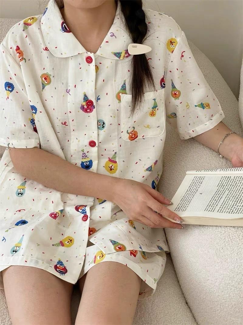 

Internet celebrity new full print sesame street pajamas women s summer short-sleeved shorts cardigan lapel set loungewear two-piece set S