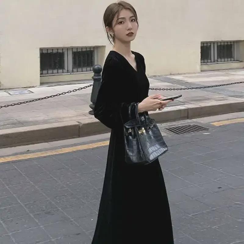 Hepburn Style Black Velvet Dress & Coat Set for Women - Autumn/Winter Evening Wear