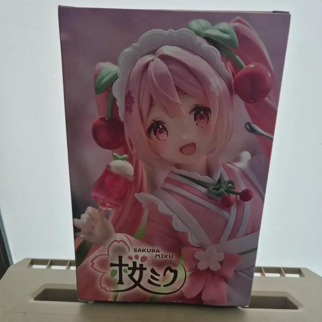Sakura Miku figure sealed Max pressure