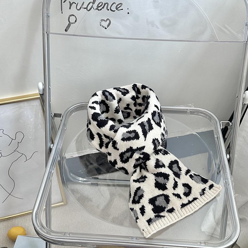 Korean Style Leopard Print Knit Scarf - Versatile Autumn/Winter Neck Warmer for Girls
