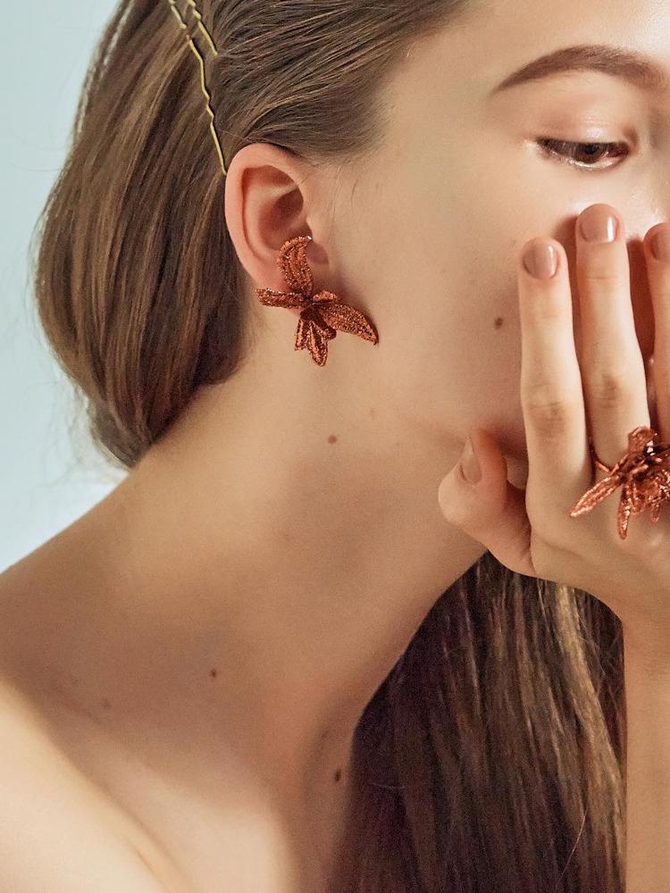 Elyona Garden Studs