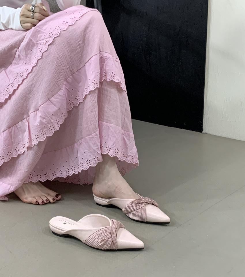 2025 spring and summer new pointed head bow flat bottom trend slippers thin flat heel bag head half drag women's shoes outdoor wear