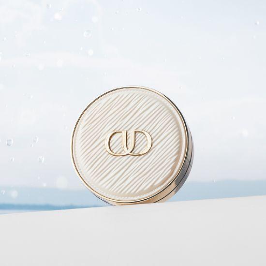 Chere Jeanne Fond De Tang Lumiere Doré Cushion 14g
