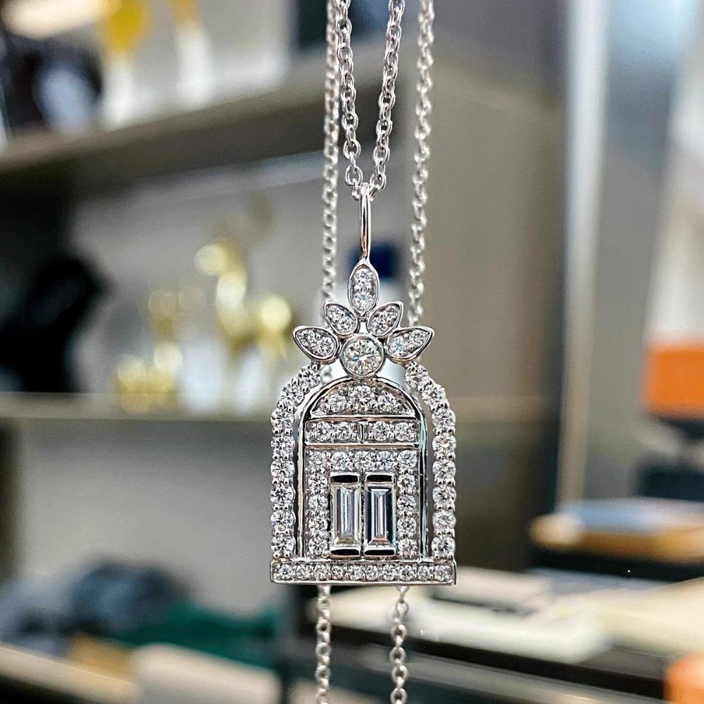

Full Diamond Charm Gates Necklace for Women Castle Pendant Elegant Collarbone Chain Fashion Jewelry