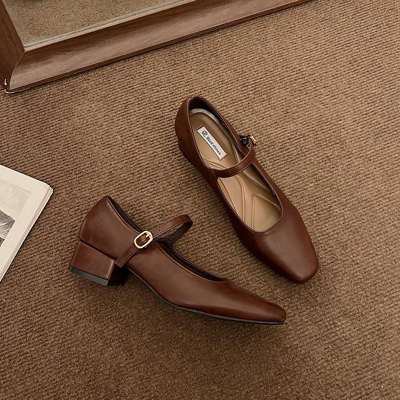 

Французский вечерний бриз темперамент пригородные туфли для девочек новинка 2025 года осень корейская версия сказочный толстый каблук Мэри Джейн маленькие кожаные туфли 35 коричневый