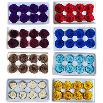 Ev Dekoru – Dekoratif çiçekler ve çelenkler