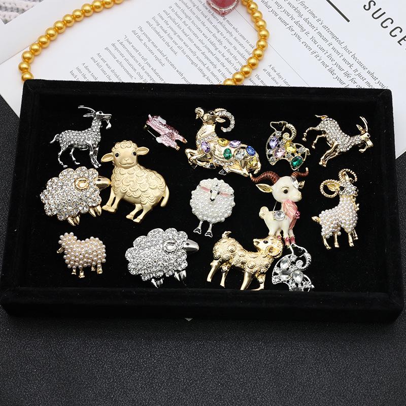 Year of the Sheep Zodiac Brooch: Alloy Sheep Corsage Pin for Women