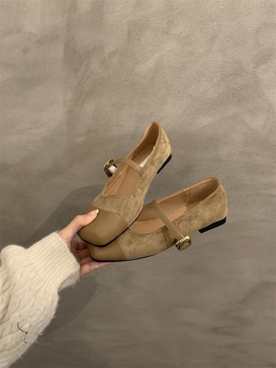 

Французские черные туфли Мэри Джейн весна и осень 2024 новые с юбкой одинарные туфли с неглубоким ртом слово на плоской подошве женские туфли 40 абрикосовый