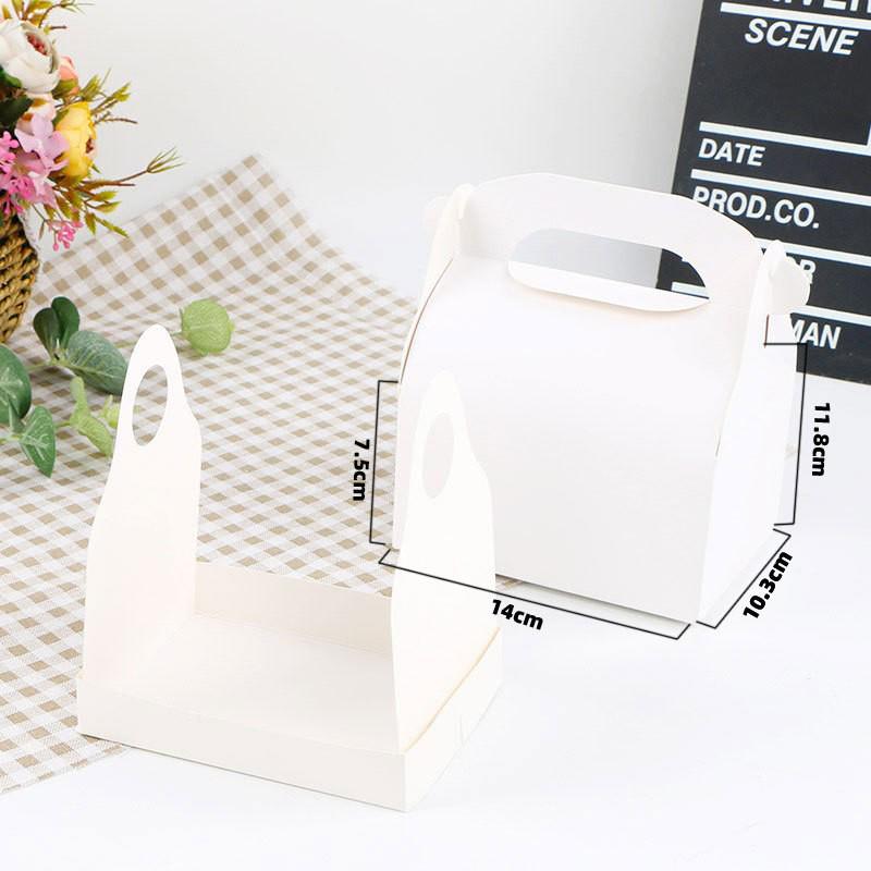 Ruční krabička na švýcarskou roládu a pečivo na dorty, sendviče a sušenky.