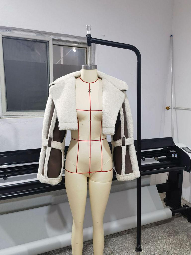 Giacca da donna in pelle PU con colletto in pelliccia, stile europeo, Autunno/Inverno 2025