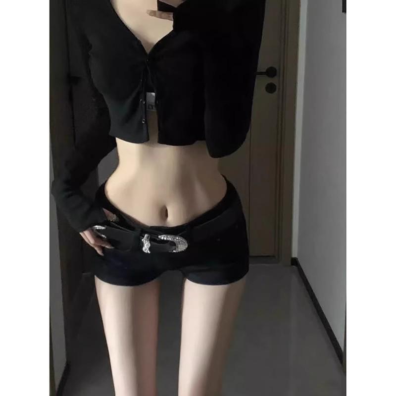 Dámské džínové šortky s nízkým pasem a strečem - Zeštíhlující, široká nohavice, Jaro/Léto/Podzim