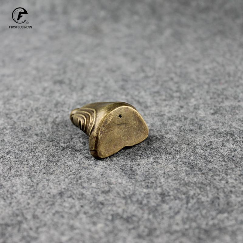 Antique Bronze Buddha Statue Mini Portable Brass Bodhisattva Sculpture Ornaments Home Feng Shui Decor Office Desk Decorations