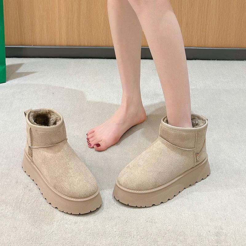 Herfst en winter grote maat nieuwe dikke zool verhogende sneeuwlaarzen dames pluizige sneeuwlaarzen suède antislip katoenen schoenen