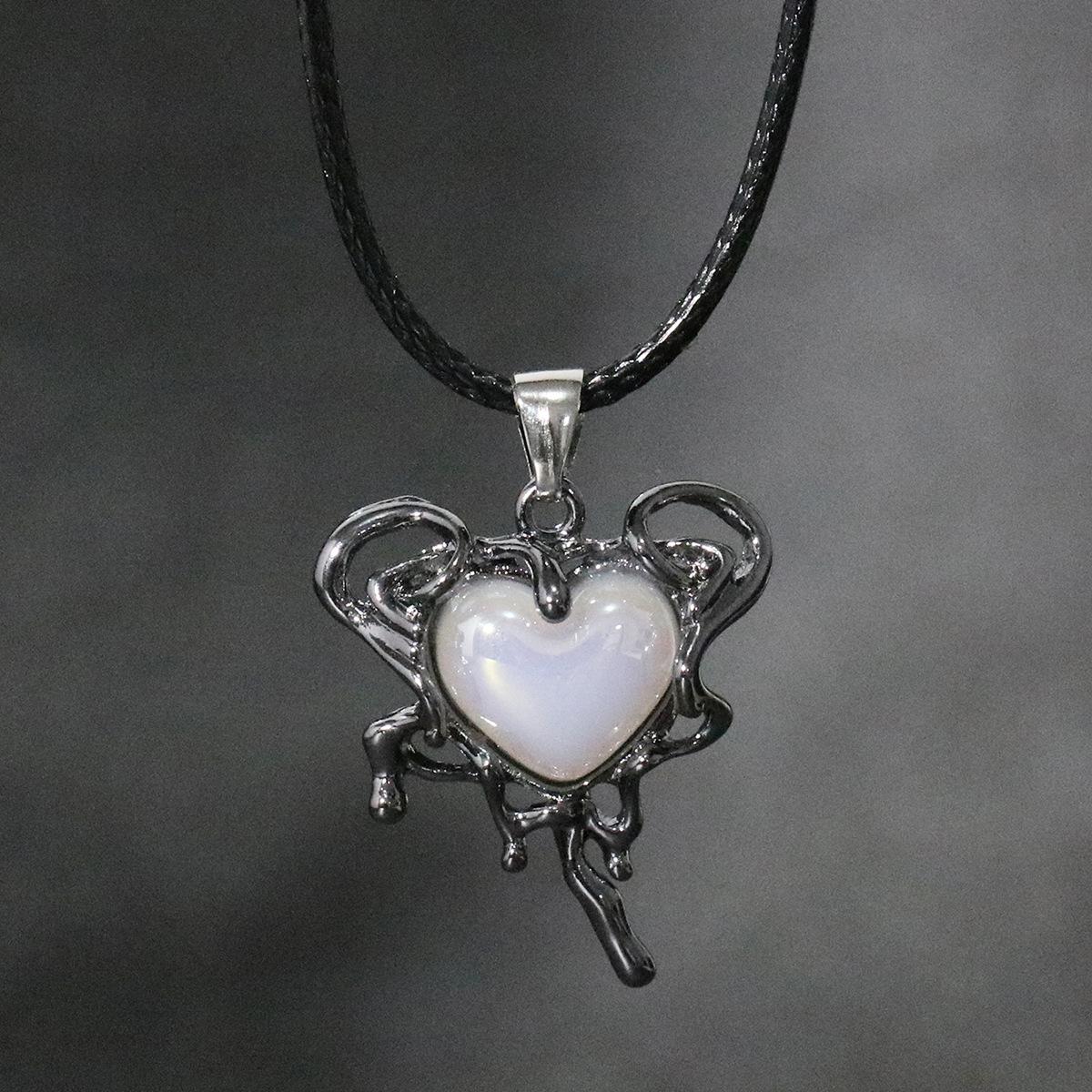 Accessories, Retro Personality Trend Style, Niche High Sense, Liquid Love Pendant Necklace