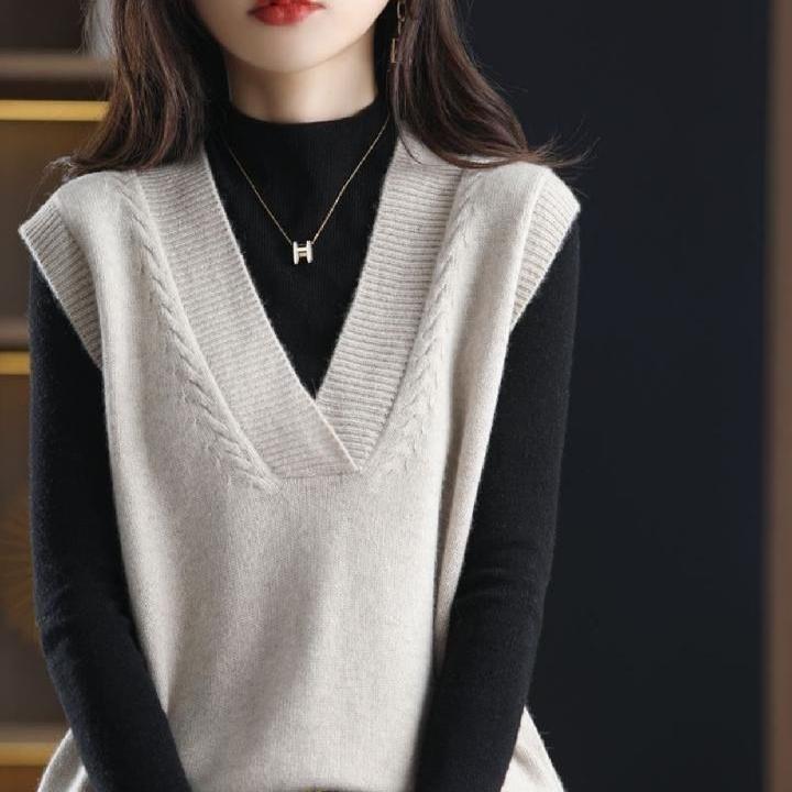 Women's Knitted Vest Spring Autumn V-neck Sleeveless Sweater Short Solid Color Knit Vest