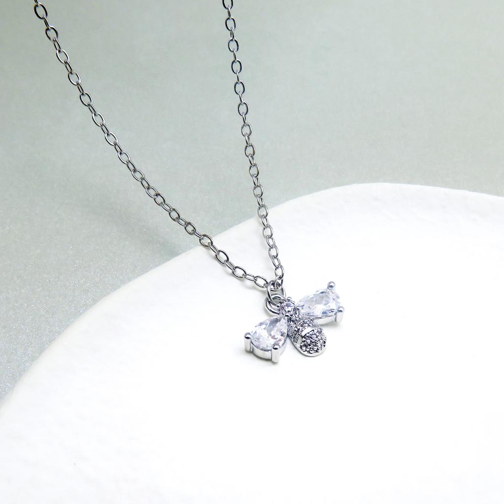 New Niche Little Bee Pendant Necklace Ins Versatile Jewelry for Women