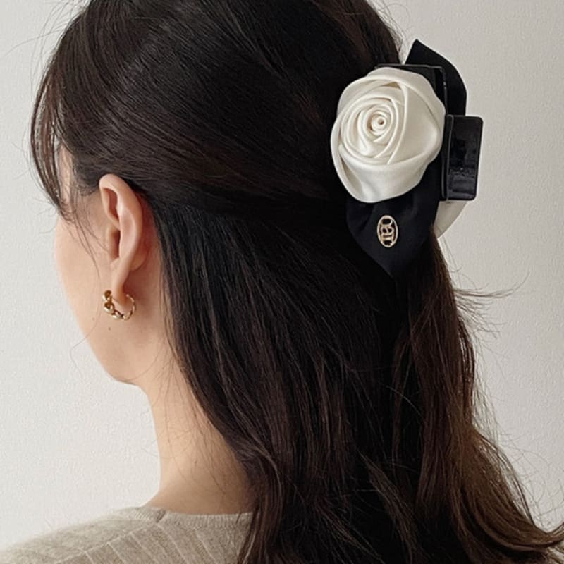 Oar Monotone Rose Hair Claw