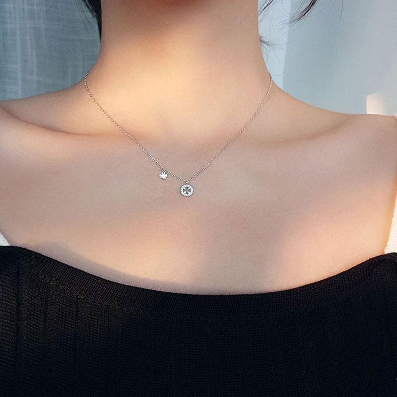 Hollow Pendant Four-leaf Clover Necklace for Women's Trendy Niche Design Simple Collarbone Chain