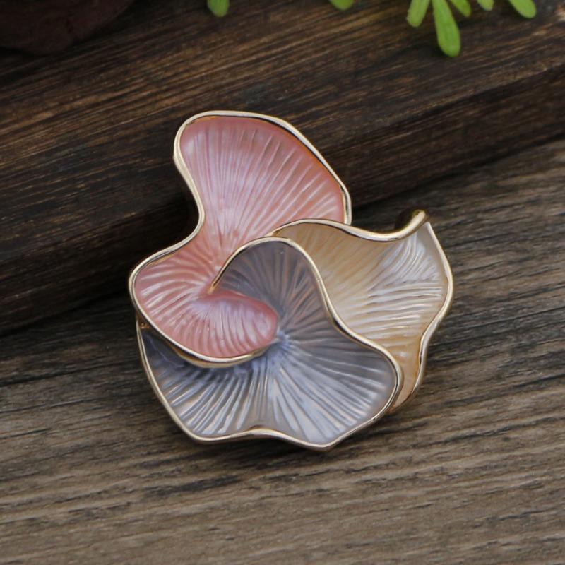 Heiß verkaufende emailierte geometrische Blume magnetische Brosche, modische kreative Blumenbrosche für Damen