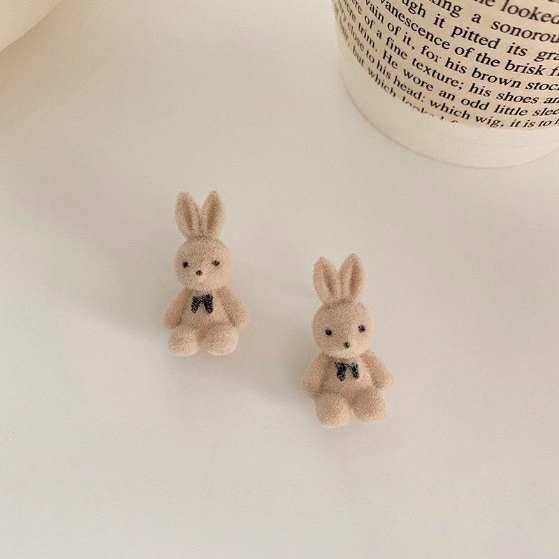 

Flocking Plush Rabbit Bear Stud Earrings Kawaii Brown Khaki Animal Earrings For Women Girls Korean Earring Jewelry Brincos Gifts