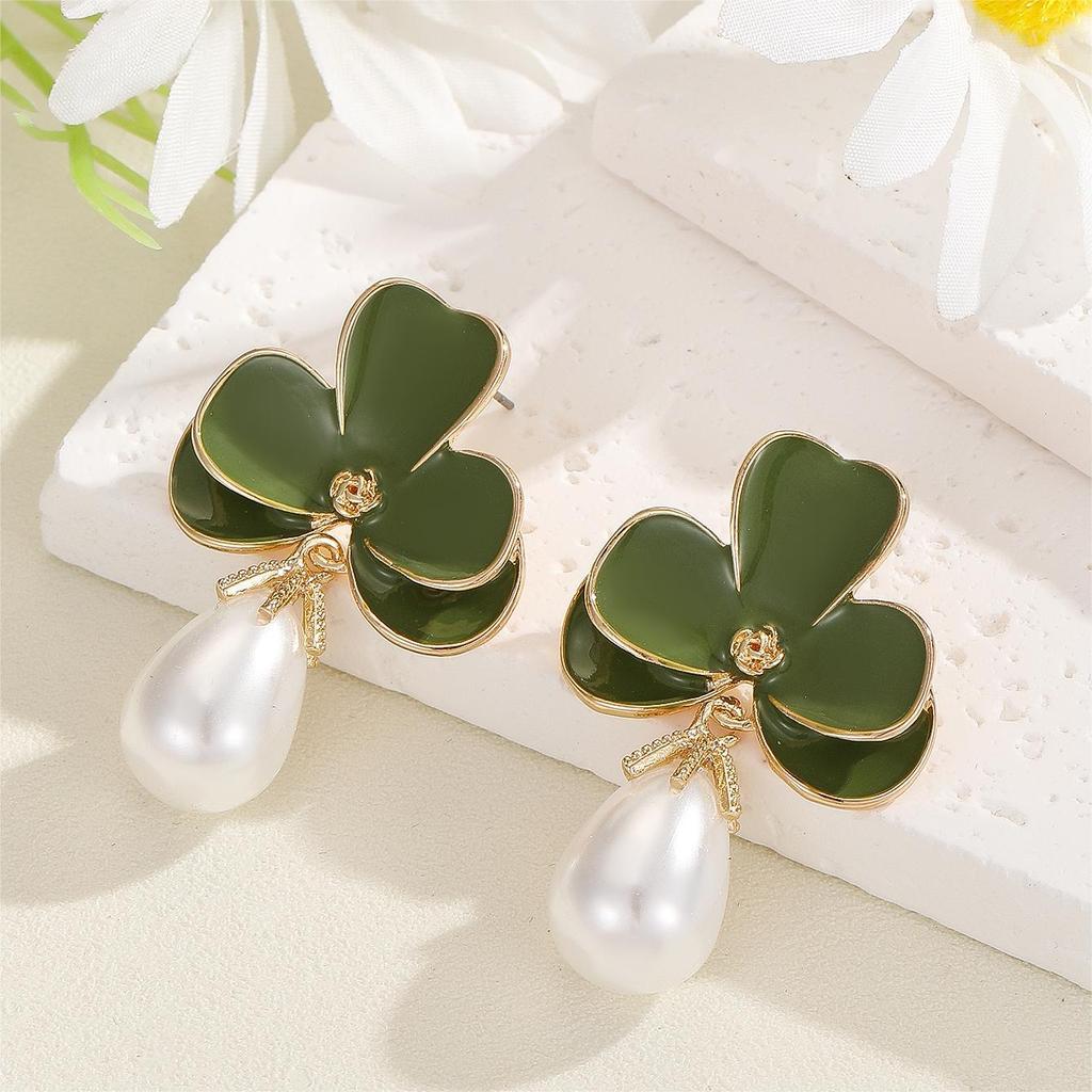 Women's Fashion Petal Earrings