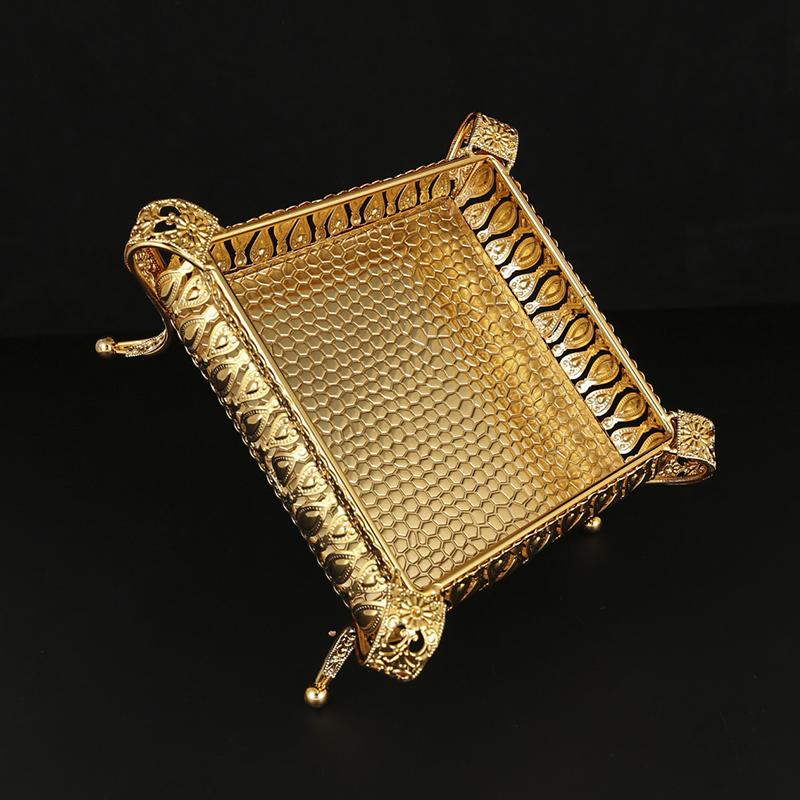 A metal fruit basket, European style large food, snacks, candy storage tray, exquisite craft tableware.