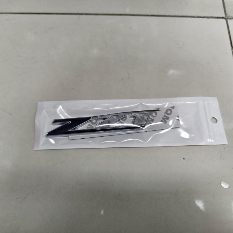 2 Stück Autostyling 3D Metall Logo Z71 Emblem Auto Frontgrill Abzeichen Aufkleber für Chevrolet Tahoe Colorado Silverado Zubehör