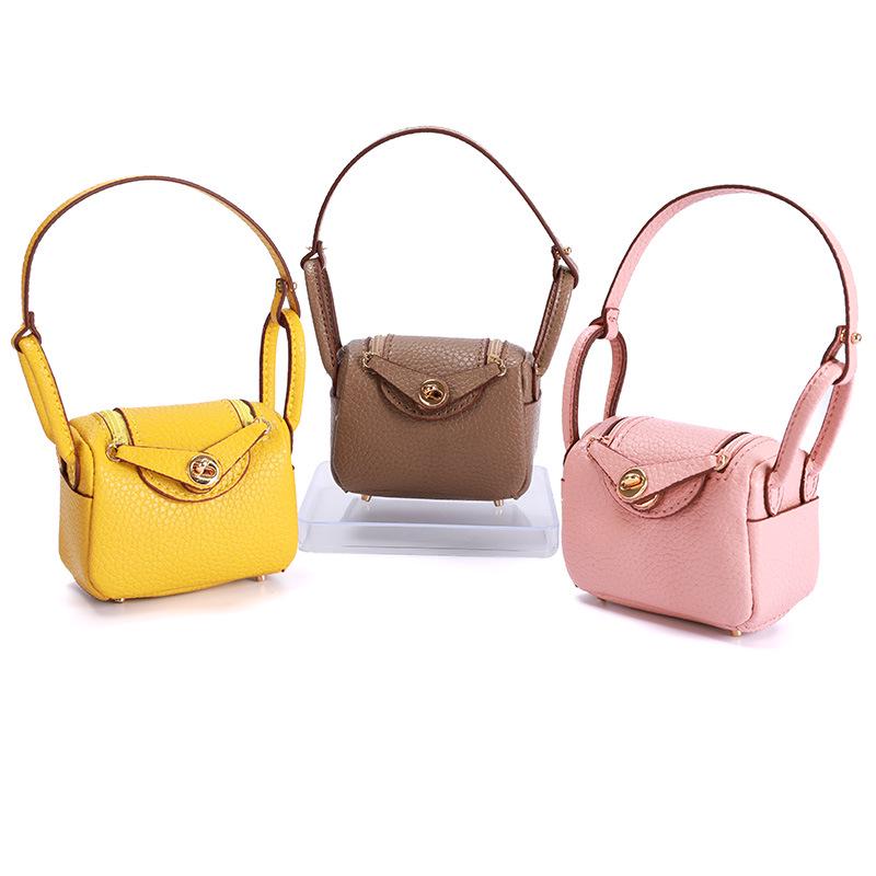 Geantă Mini de Modă pentru Femei: Breloc auto cu căști drăguțe și pandantiv plic roșu