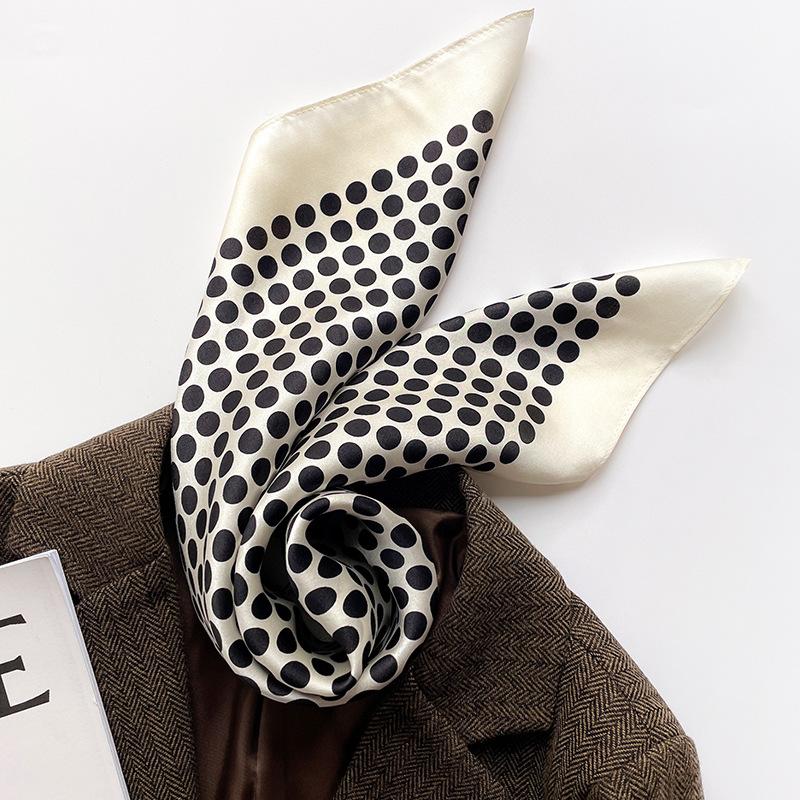 1116 New Fashion Polka Dot Classic Pattern Mulberry Silk Occupational Warm Scarf Decorative Small Square Scarf Spot