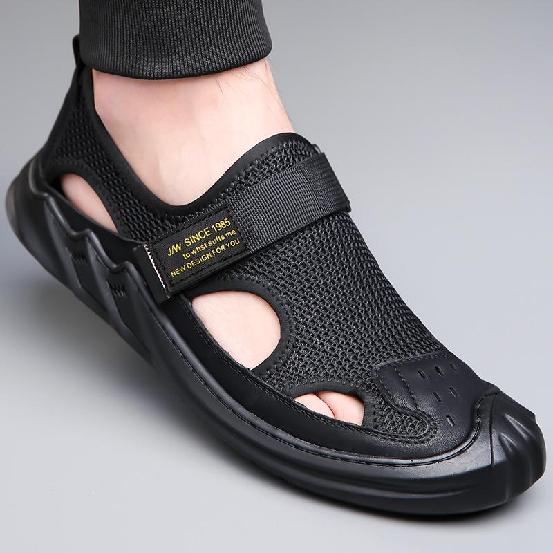 

New sandals breathable hole shoes soft sole soft surface one pedal hollow casual shoes men s mesh shoes 38 чёрный