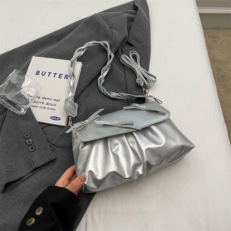 

Women s solid color pleated shoulder bag women s 2025 summer new versatile ins temperament niche Korean version of women s bag tide серебряный