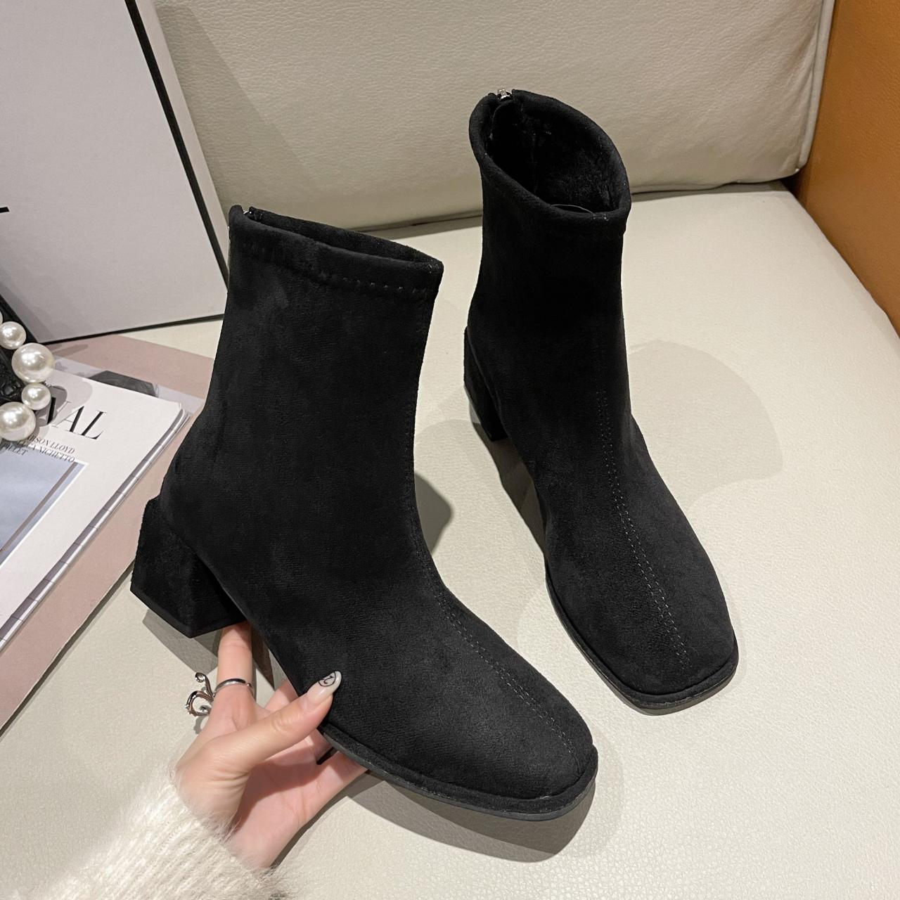 

Короткие замшевые сапоги с квадратным носком, женские, осенне-зимние, эластичные, с толстым каблуком, на молнии сзади, ботильоны, модные, серые, черные, Botas De Mujer 39 чёрный