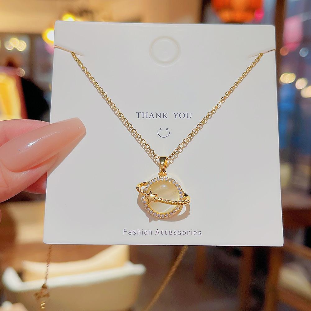 Korean 18K Gold Titanium Steel Women's Clavicle Necklace - Versatile, High-End, Non-Fading Temperament Choker.